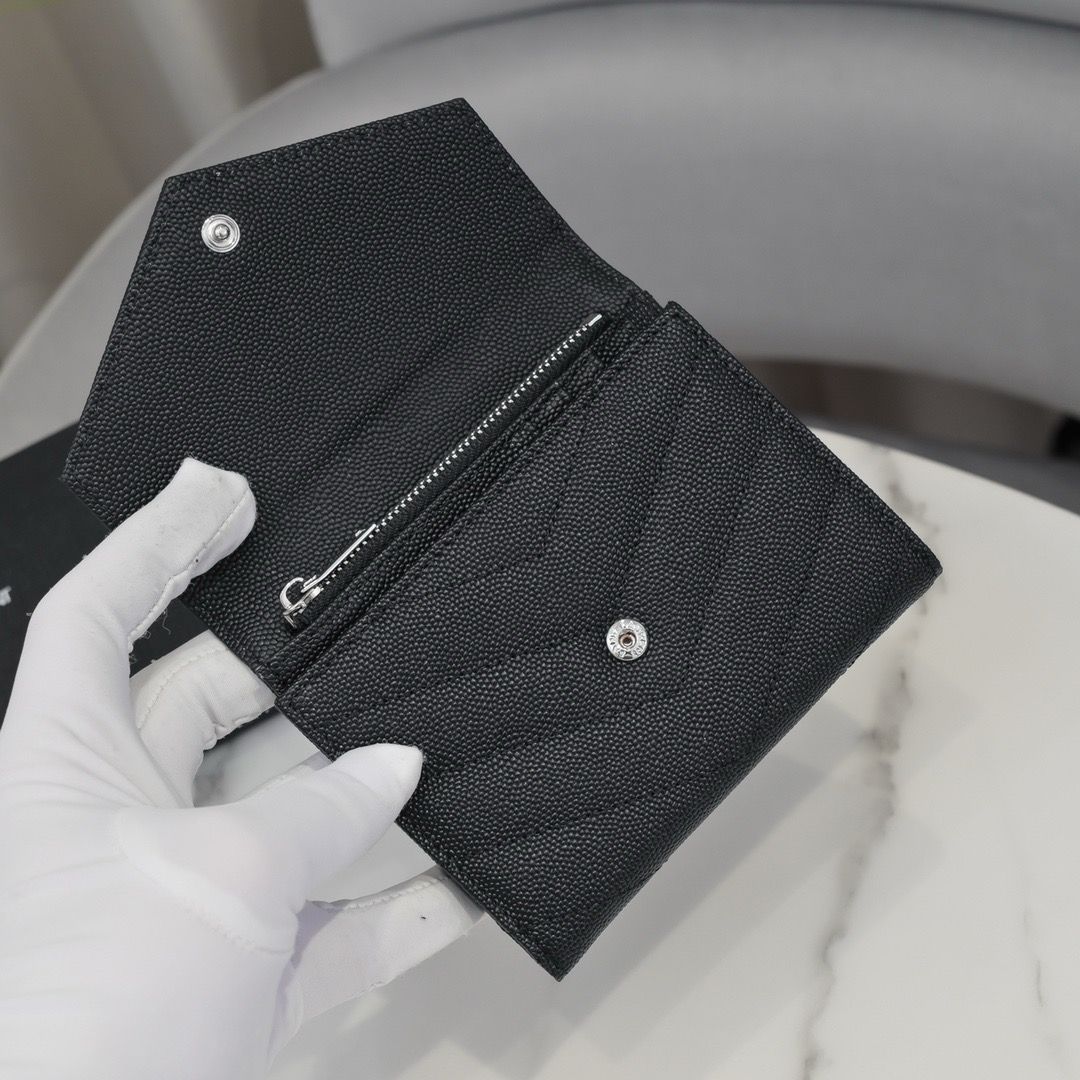 イヴサンローラン 3つ折り財布 ブラック シルバー - メルカリ 