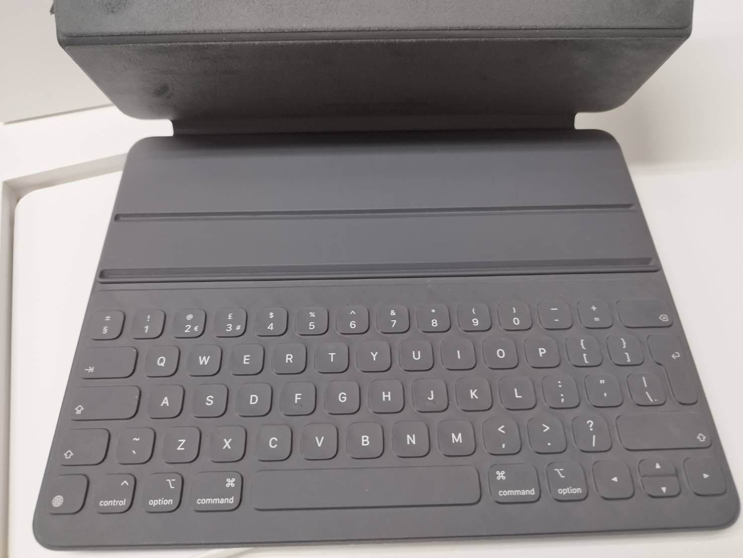 iPad Pro Smart Keyboard Folio/12.9インチ/US配列/A2039〈MU8H2BQ/A 