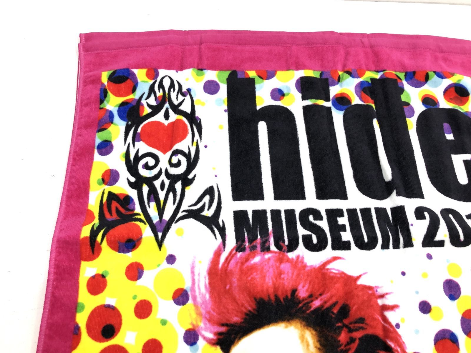 hide museum 等身大バスタオル❤️数量限定 小牧店】hide MUSEUM バスタオル 東京限定 【T353-1478】 - メルカリ