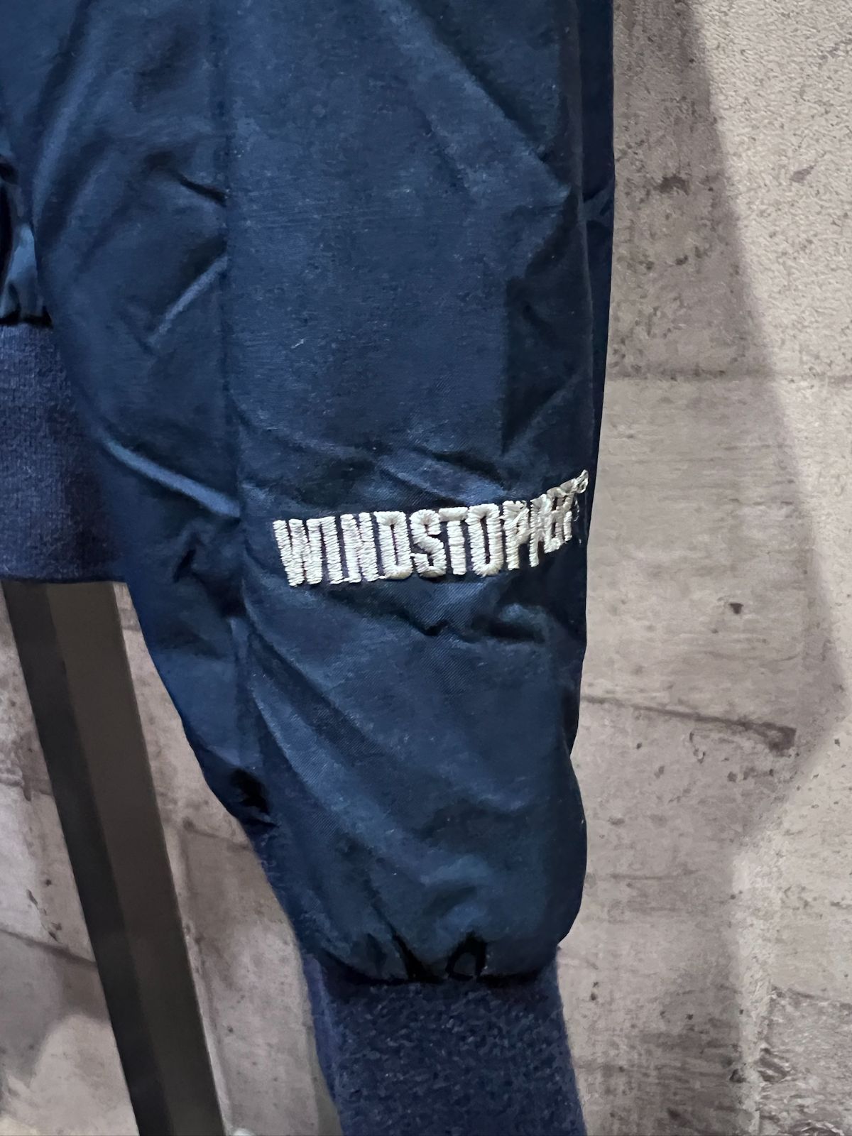 美品 ノースフェイス GORE WINDSTOPPER Q THREE JACKET 紺 L MA
