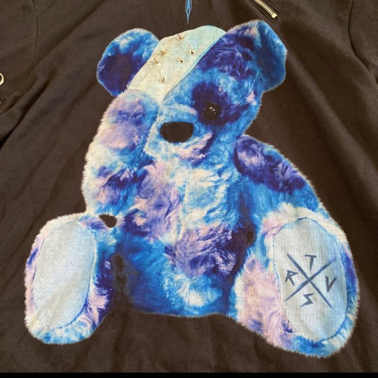 クマ 安全ピンZIPパーカー