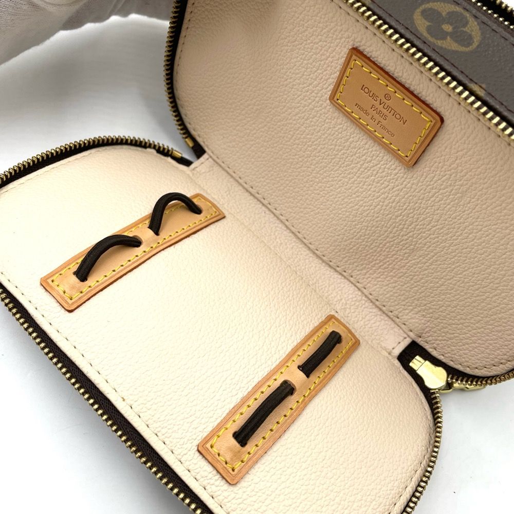 ルイヴィトン ポーチ モノグラム 美品 トゥルース・ブラッシュPM