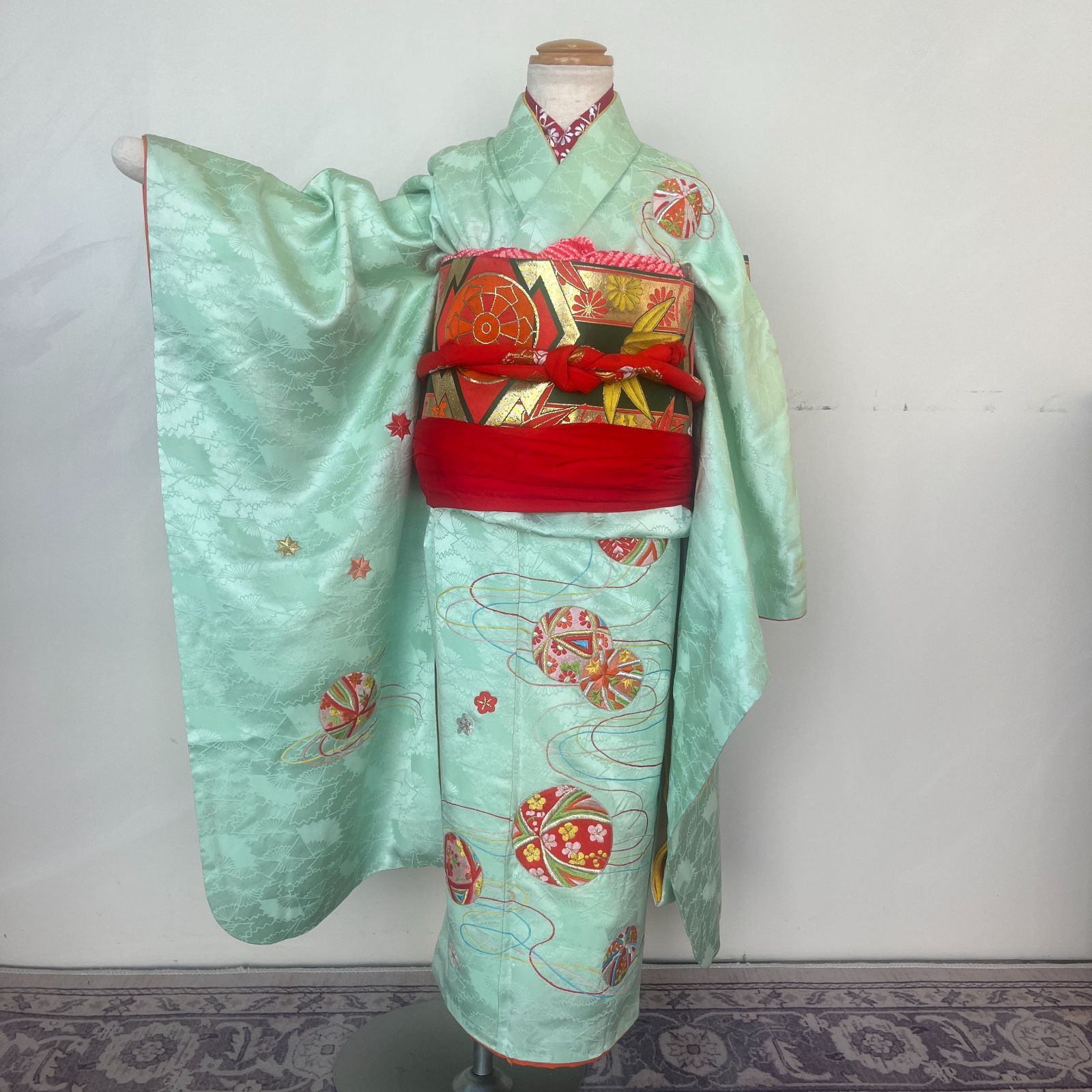 アンティーク　七五三着物　7歳　ビンテージ 希少】刺繍 7歳 七五三 セミアンティーク ヴィンテージ 着物