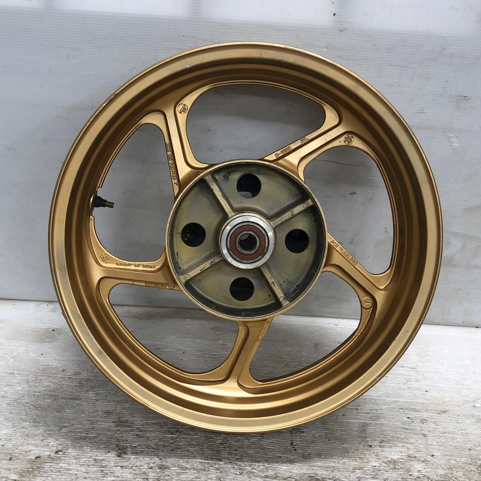 KAWASAKI ゼファー1100 ZRT10A リアホイール カワサキ