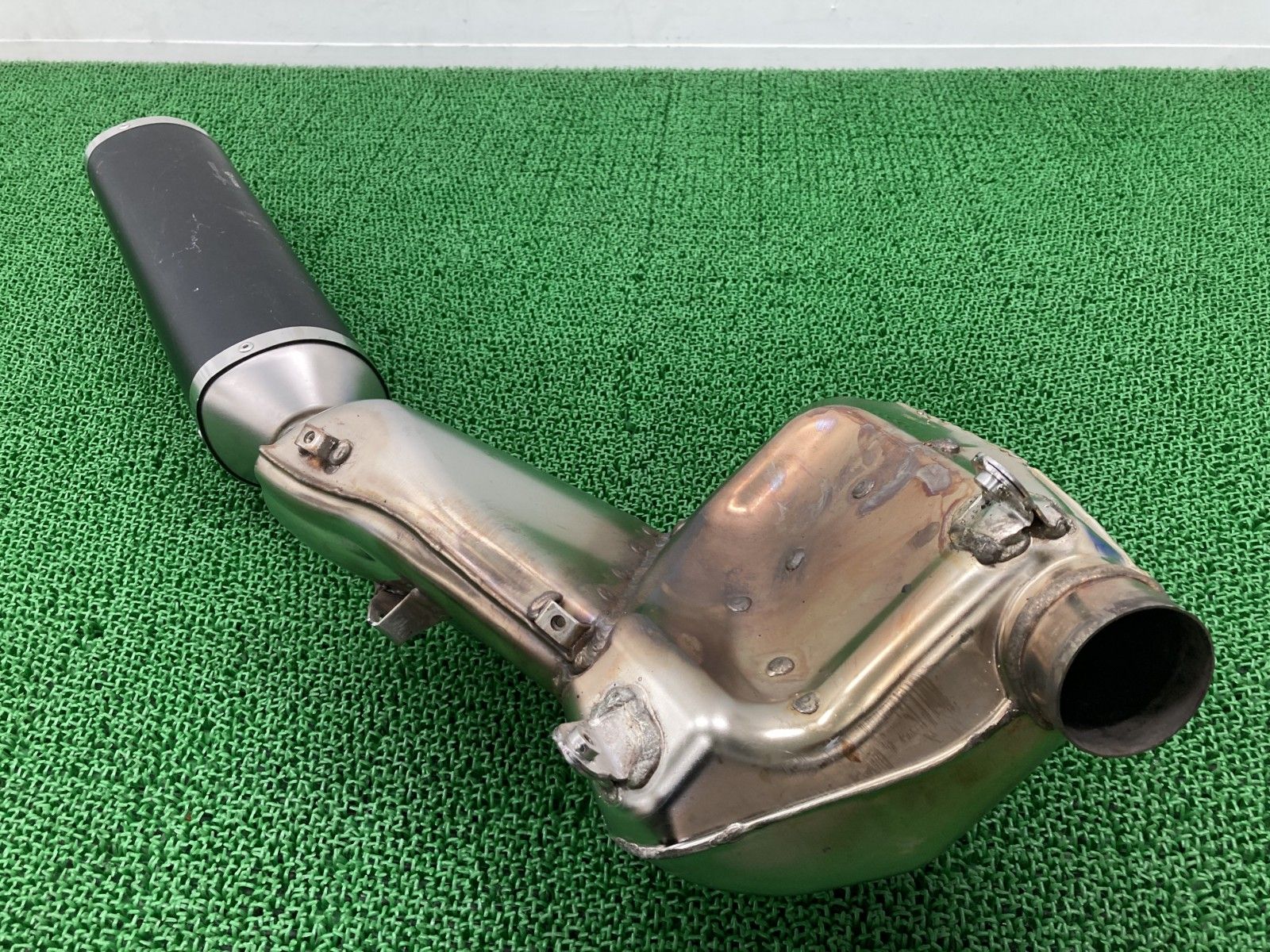 ブルターレ800DS サイレンサーマフラー B8319 MVアグスタ ブルターレ800DS サイレンサーマフラー B8319 MVアグスタ 純正