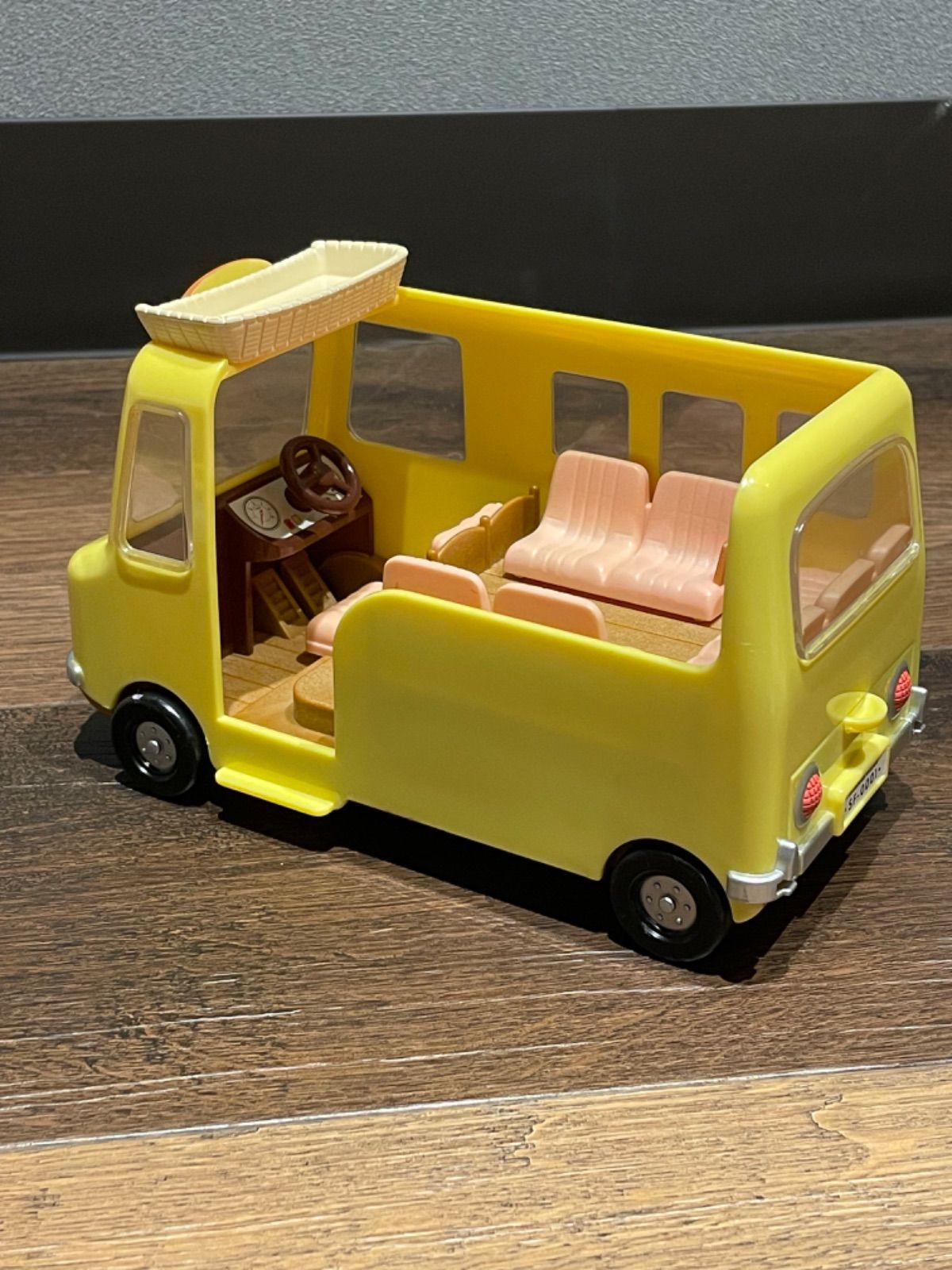 新品⭐️イエロー　キャンパーバン　黄色　Flair UK⭐️シルバニアファミリー 新品⭐️イエロー キャンパーバン 黄色 Flair UK⭐️シルバニア