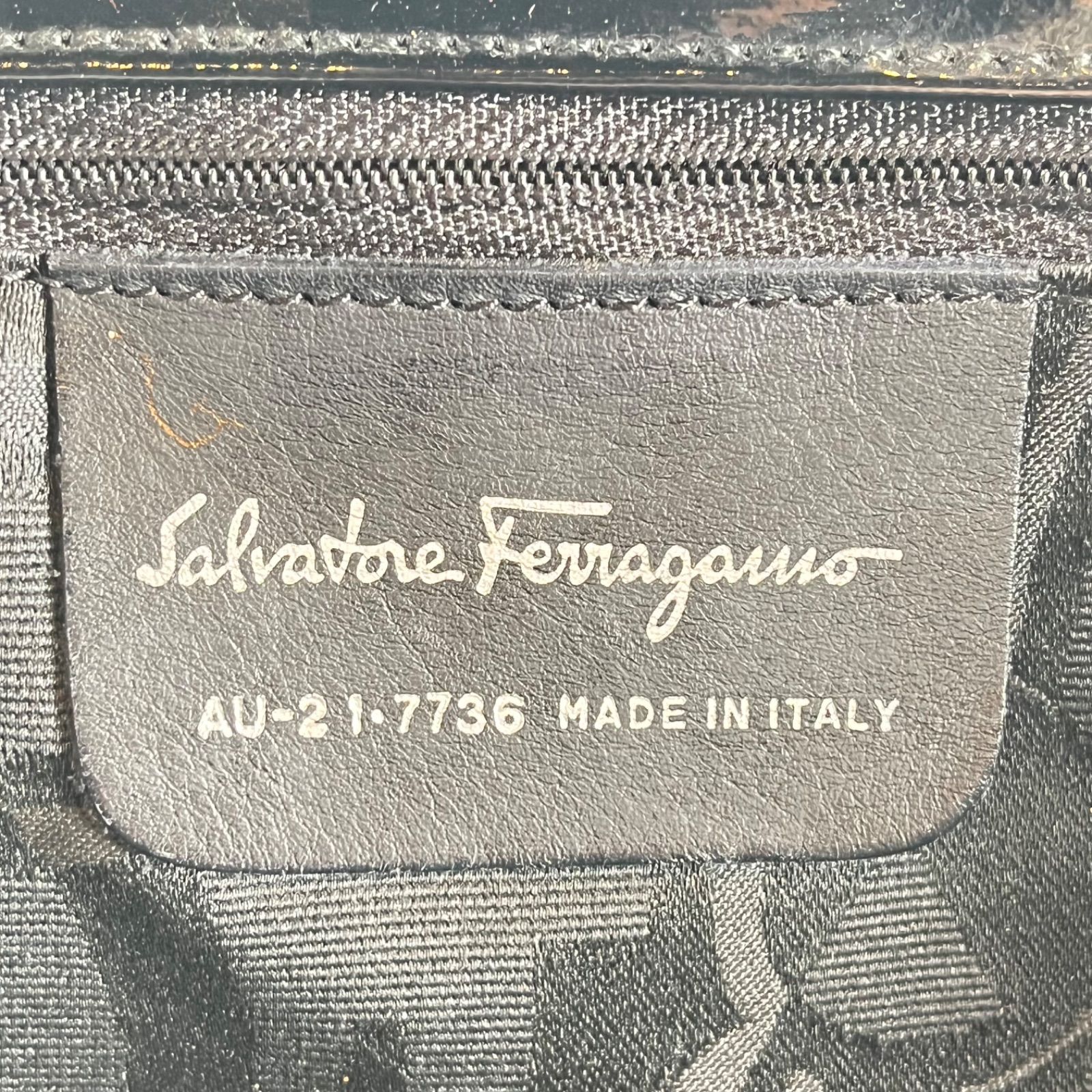 Salvatore Ferragamo サルヴァトーレフェラガモ エナメルレザー