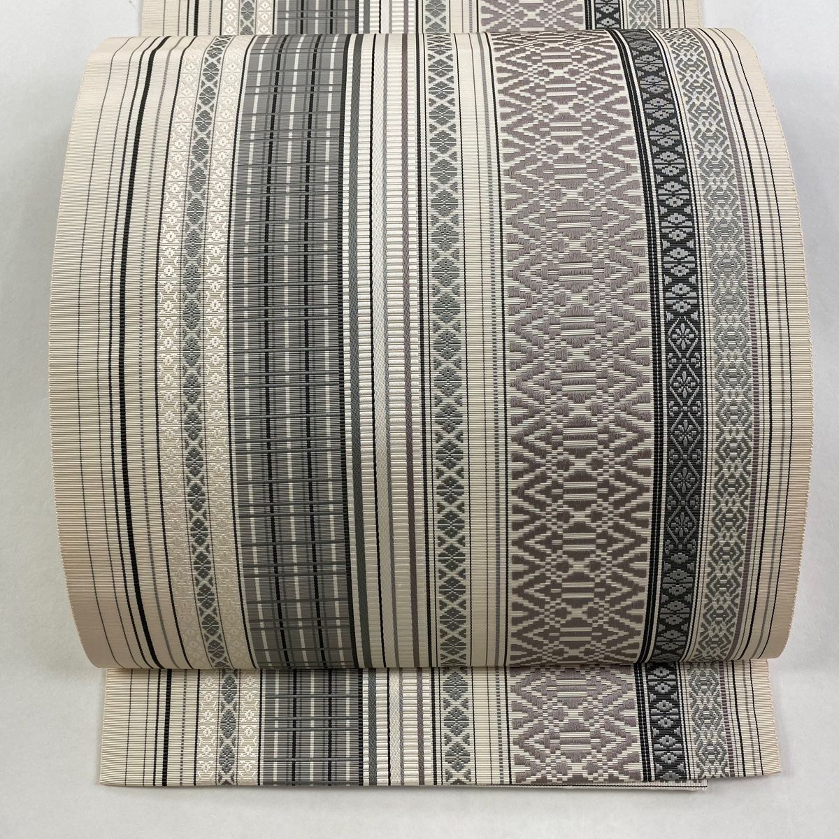 名古屋帯 名品 証紙 筑前間道 八寸名古屋帯 松葉仕立て 献上柄 縞 博多織 クリーム 正絹