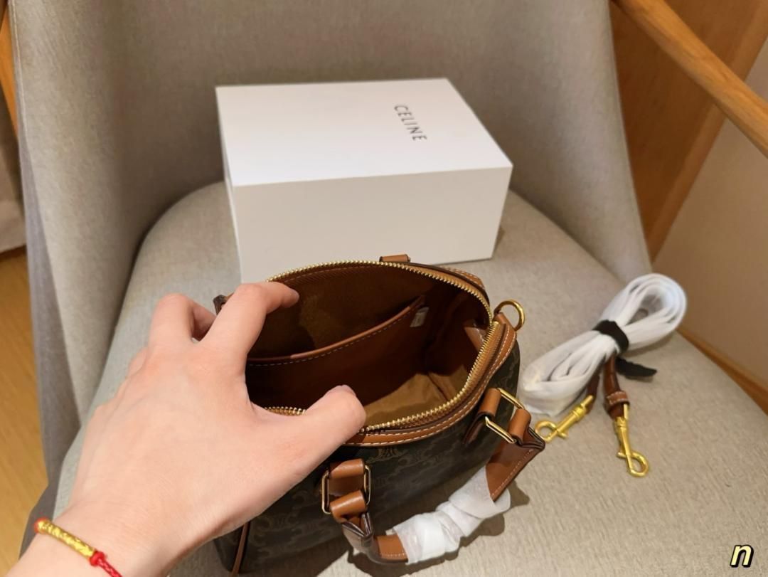 WAYショルダーバッグ-MM輸入