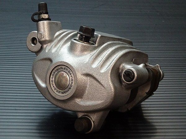 分解洗浄済 ♪ ハーレー スポーツスター XL883L-I 純正 フロントブレーキキャリパー 左 ♪ E3252