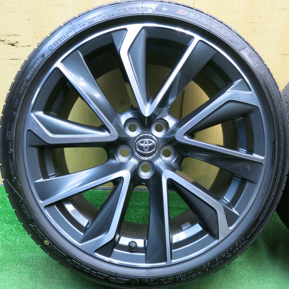 新車外し！23年☆トヨタ カローラ スポーツ GZ 純正 225/40R18