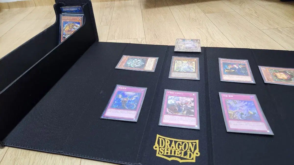 ドラゴンシールド ネスト 500 プレイマット型 デッキケース