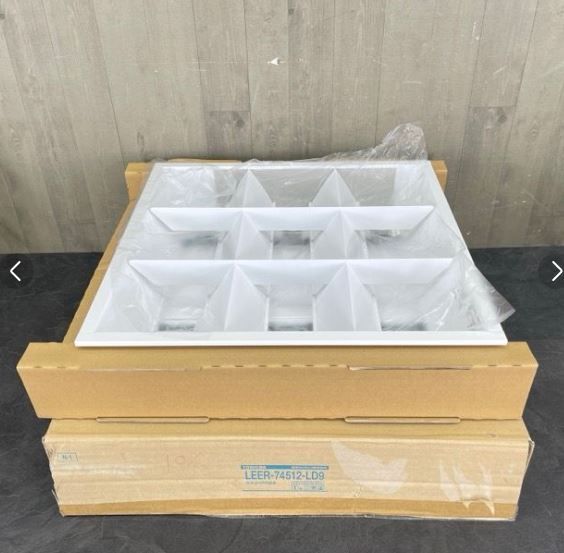 PG様専用 　　　　69125　　2点　　未使用 東芝 LED照明器具 LEER-74512-LD9 TENQOOスクエアシリーズ ベース 器具本体 埋込形 バッフルタイプ 450 調光タイプ/69125