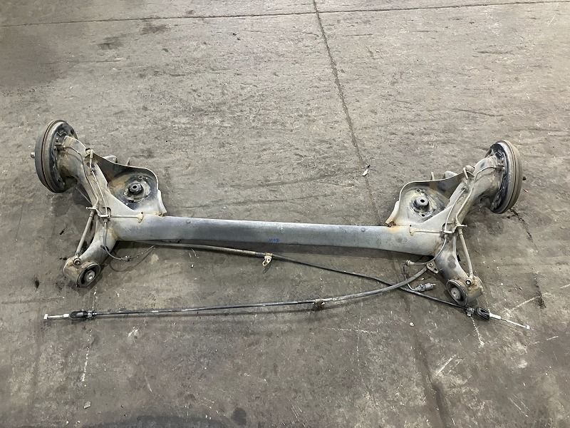 フィット GK3 リアアクスルビーム 13G Fパッケージ 42100-T5A-J64  