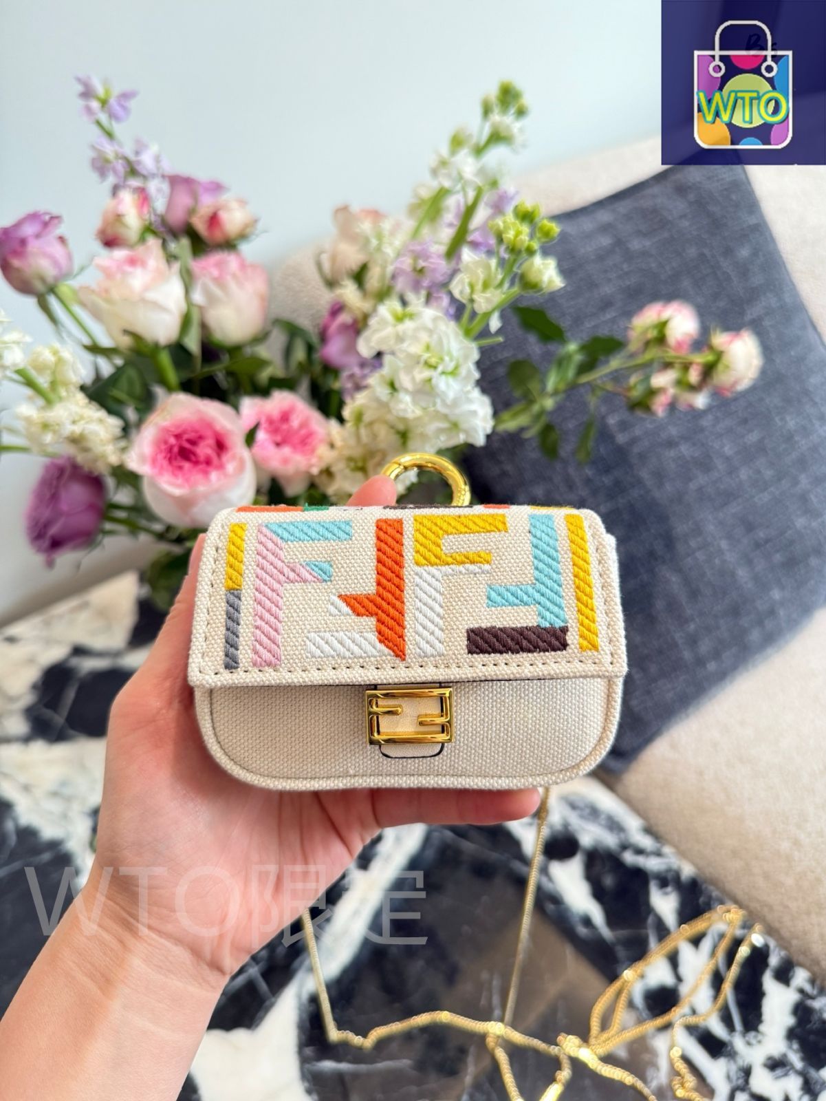 FENDI カラフル ミニ バゲット - 10cm チャームサイズ | ♥品 -WT0輸入