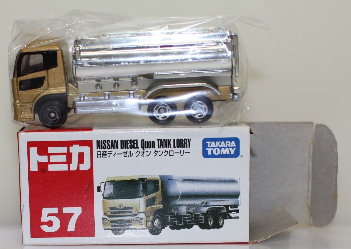USED 未使用マーク切り取りトミカ 57 日産ディーゼル クオン