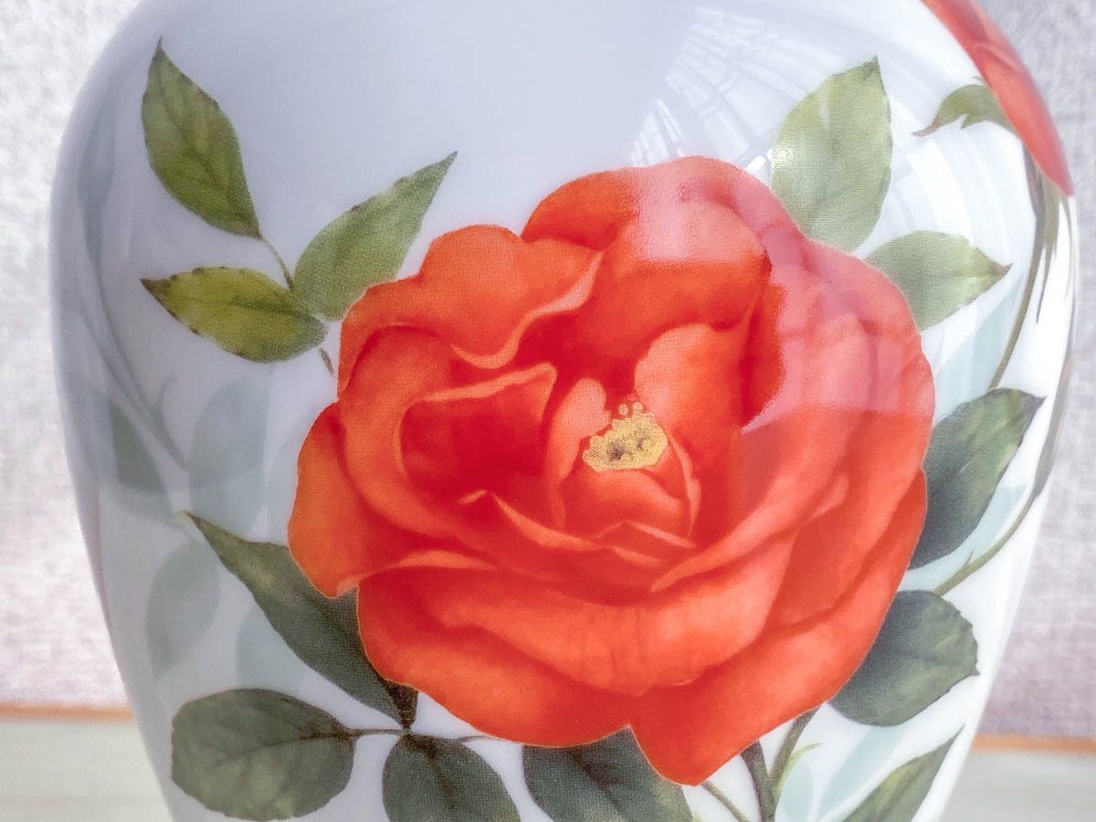 KK097 大倉陶園 花瓶 白磁 薔薇 プリンセスミチコ 品 直径約11cm 高さ約19cm 陶磁器 焼物 花器 華道 生け花 フラワーベース NEXPOTALLINN_EU