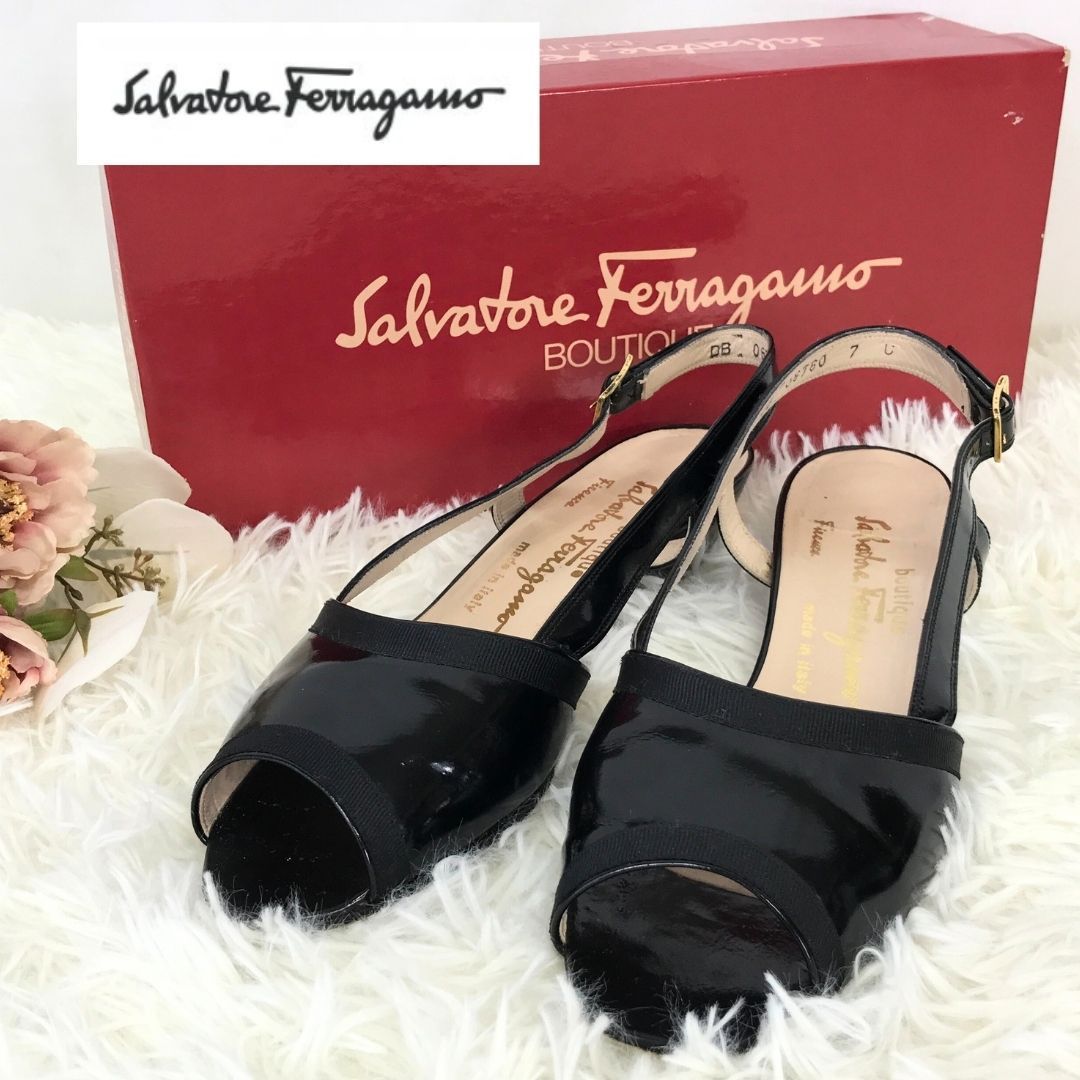 Salvatore Ferragamo サルバトーレフェラガモ サンダル ブラック