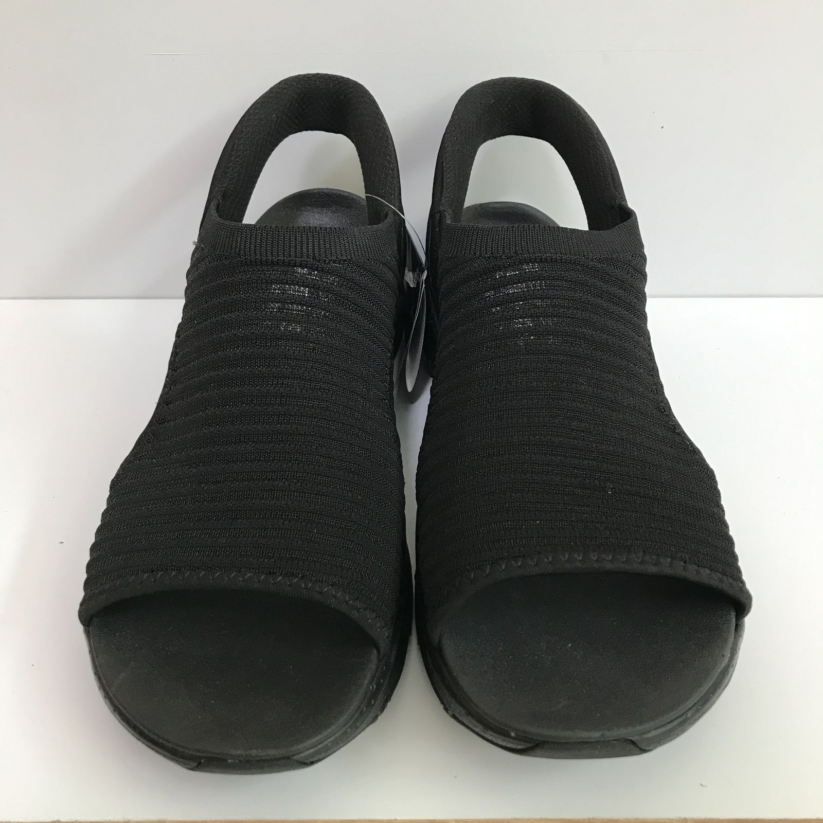 SKECHERS スケッチャーズ