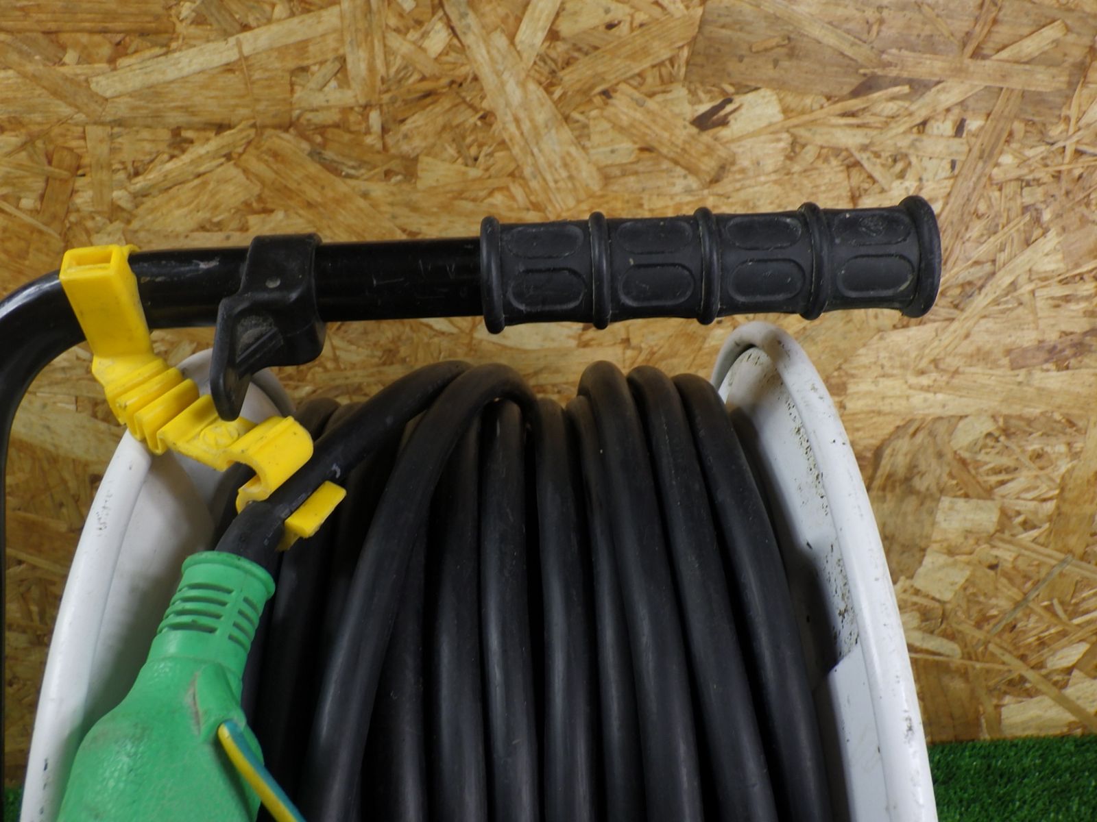 温度センサーと漏電しゃ断器搭載