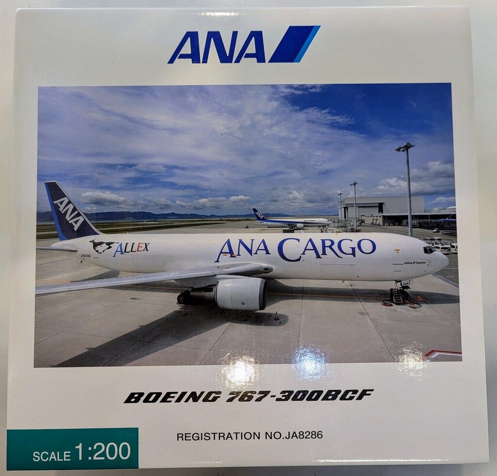 全日空商事 1/200 ANA Boeing 767-300BCF NH20029 - メルカリ