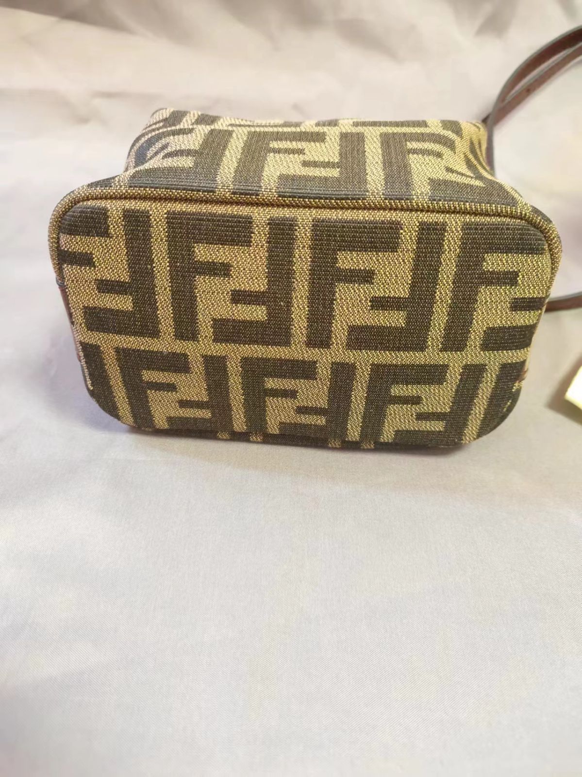 FENDI フェンディ バニティ ポーチ ズッカ柄 ミニ マイクロ - メルカリ