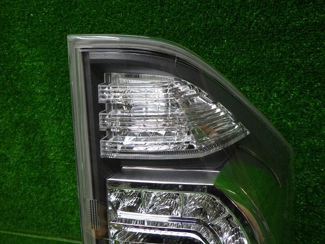 LED球切れ無し トヨタ ZRR70⁄75 ヴォクシー 前期 テールレンズ 左右