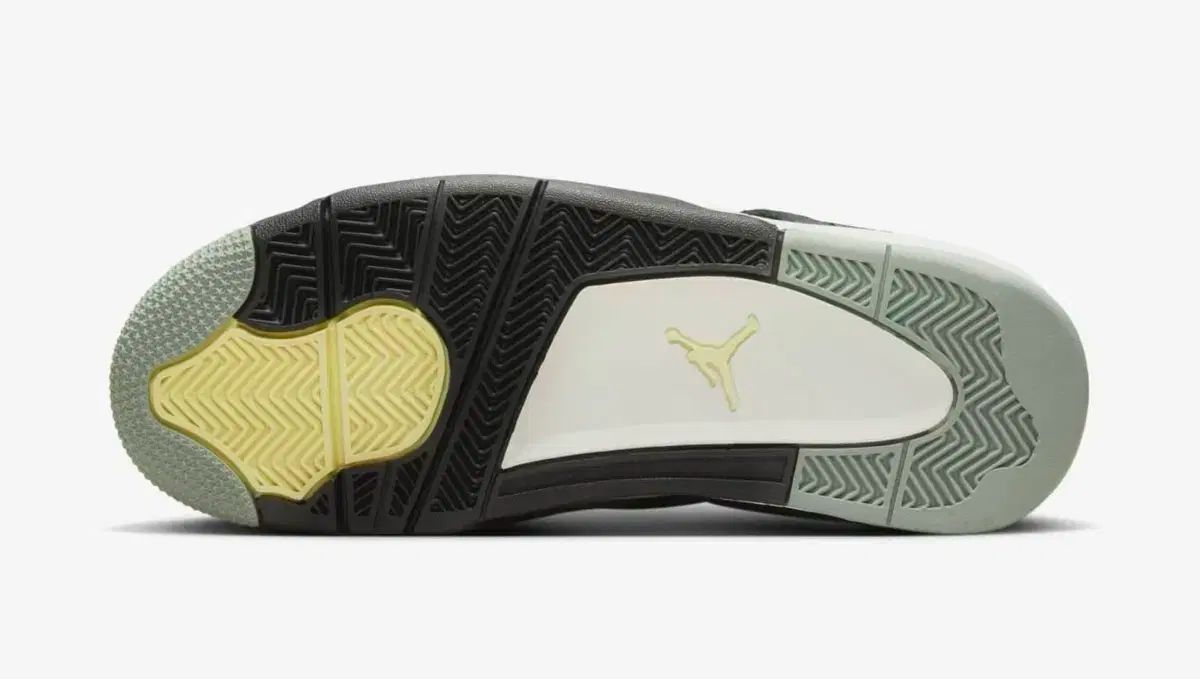 NIKE(ナイキ) エア ジョーダン 4 レトロ SE クラフト ミディアム 