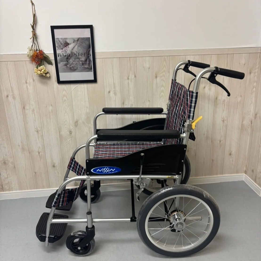 介護用品 ノーパンクタイヤ