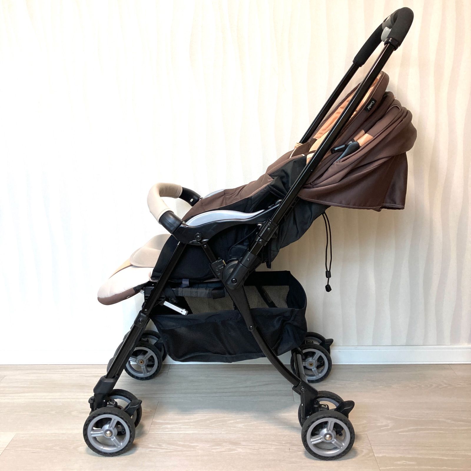 コンビベビーカー たっとし カルディアオート4キャス 