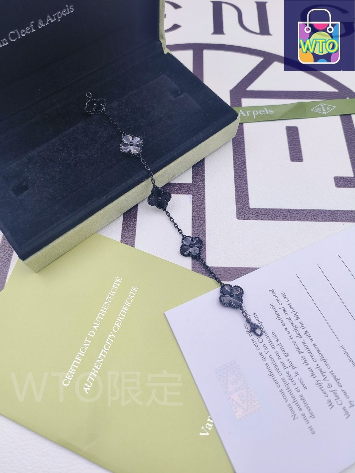 Van Cleef & Arpels] ヴァン クリーフ＆アーペル 四つ葉の
