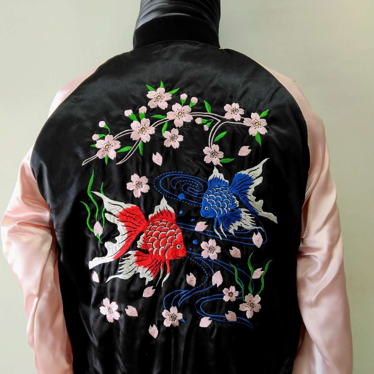 OneMall provides Mercari products: スカジャン 金魚刺繍 Embroidered