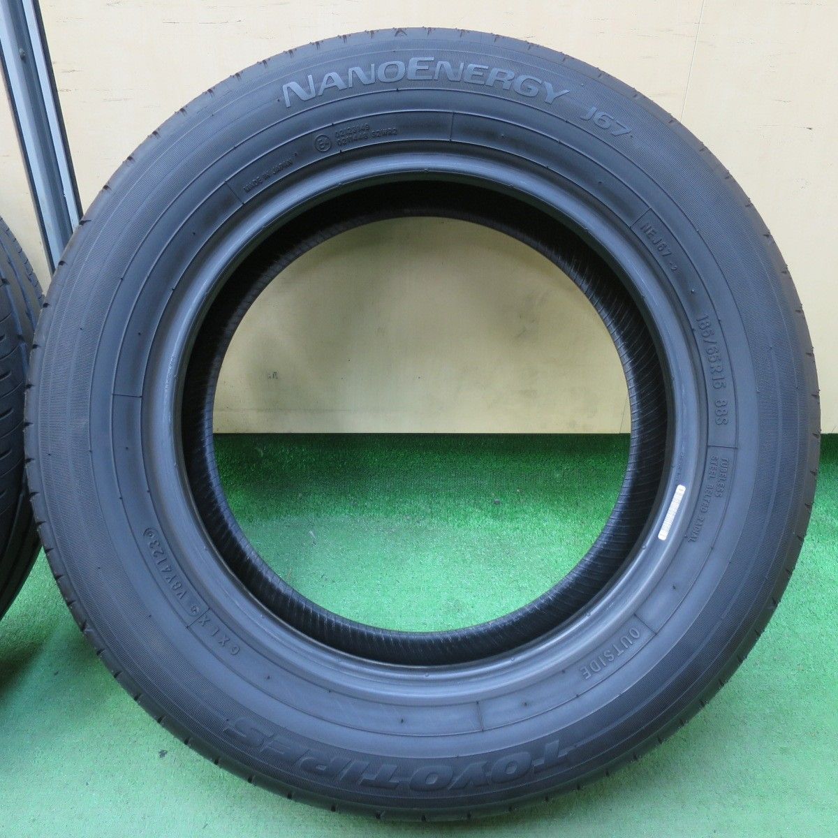 新車外し！23年★185/65R15 トーヨー ナノエナジー J67 タイヤ 15インチ アクア フリード デミオ 等★ ☆新車外し☆トーヨータイヤナノエナジー☆185⁄65R15☆