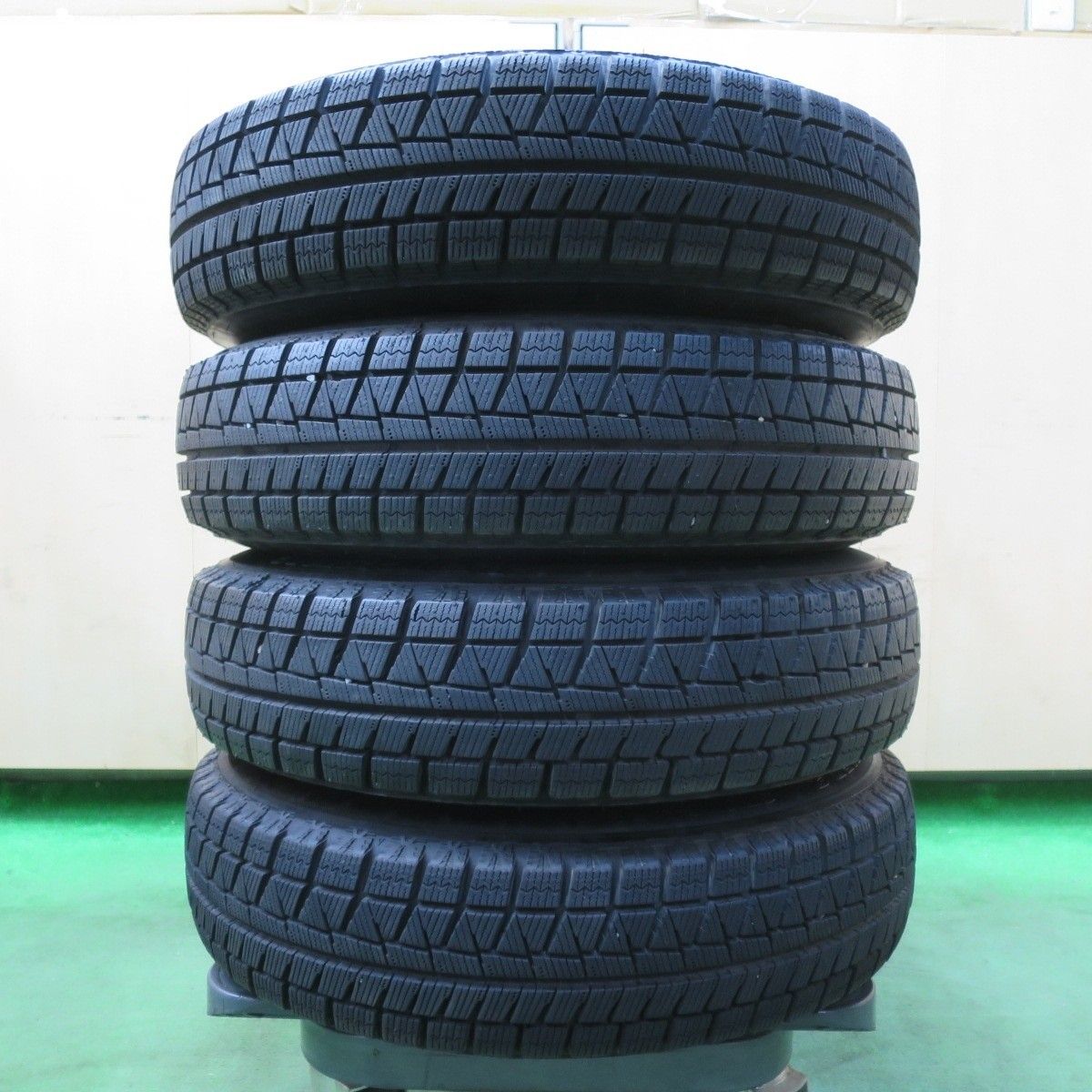 バリ溝！23年！9.5分以上☆スタッドレス 145/80R13 ブリヂストン