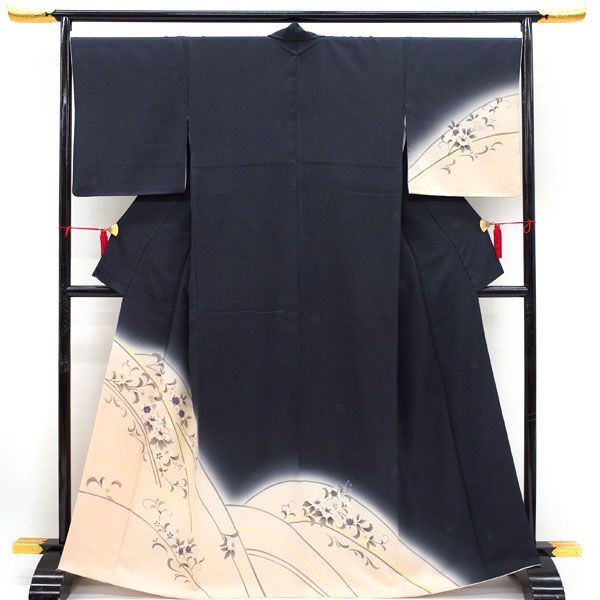 【中古】 訪問着 リサイクル 着物 正絹 袷 墨黒 手描き 銀彩加工 ラメ加工 ぼかし染 花更紗 地紋 桜 フォーマル 春 秋 冬 仕立て上がり 身丈167 裄丈68.5 Ｌサイズ みやがわ hm0026