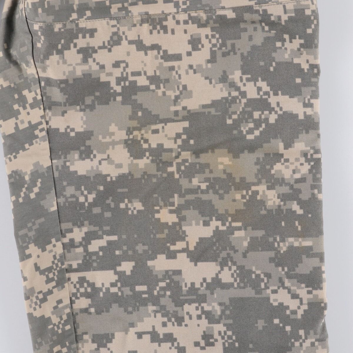 デジタルカモ ミリタリー