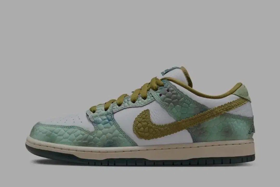 NIKE ナイキ