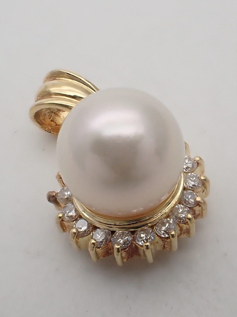 K18 イエローゴールド ダイヤ取巻 パール ペンダントトップ あこや真珠8.1mm珠 ダイヤ0.18ct 2.26g B C-9543 質屋