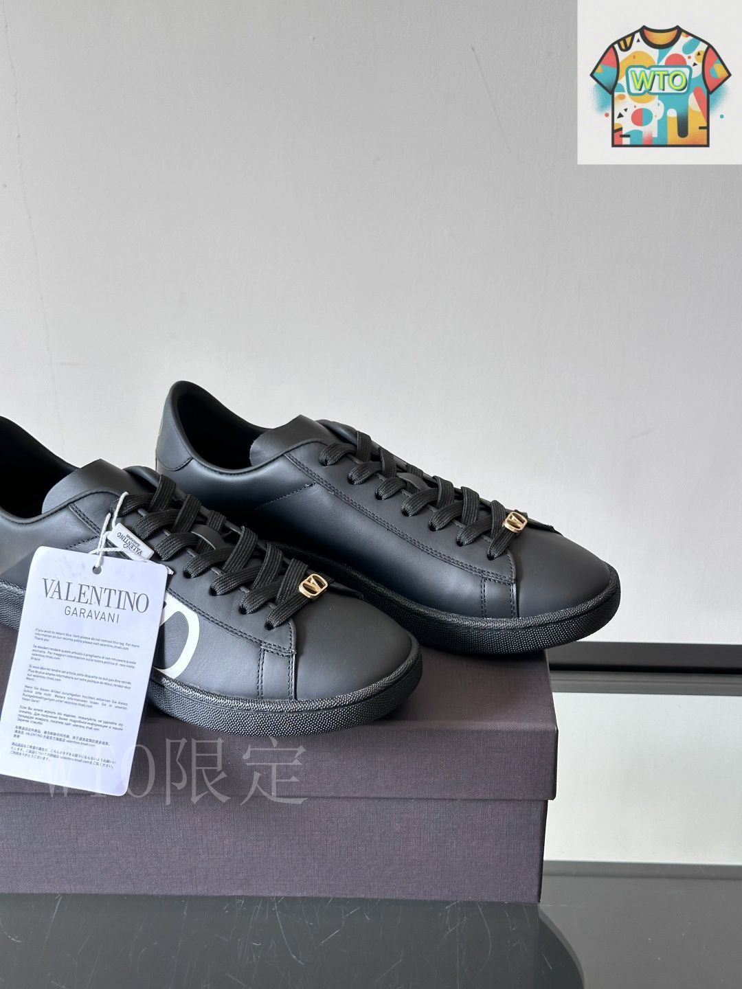 新品未使用　VALENTINO フラットシューズ VALENTINOヴァレンティーノ 柔軟子牛革 スニーカー01-EV44