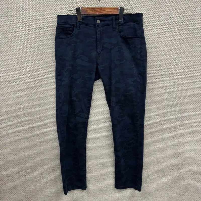 ユニクロ カジュアル ミリタリー カモ パンツ ズボン M A00072