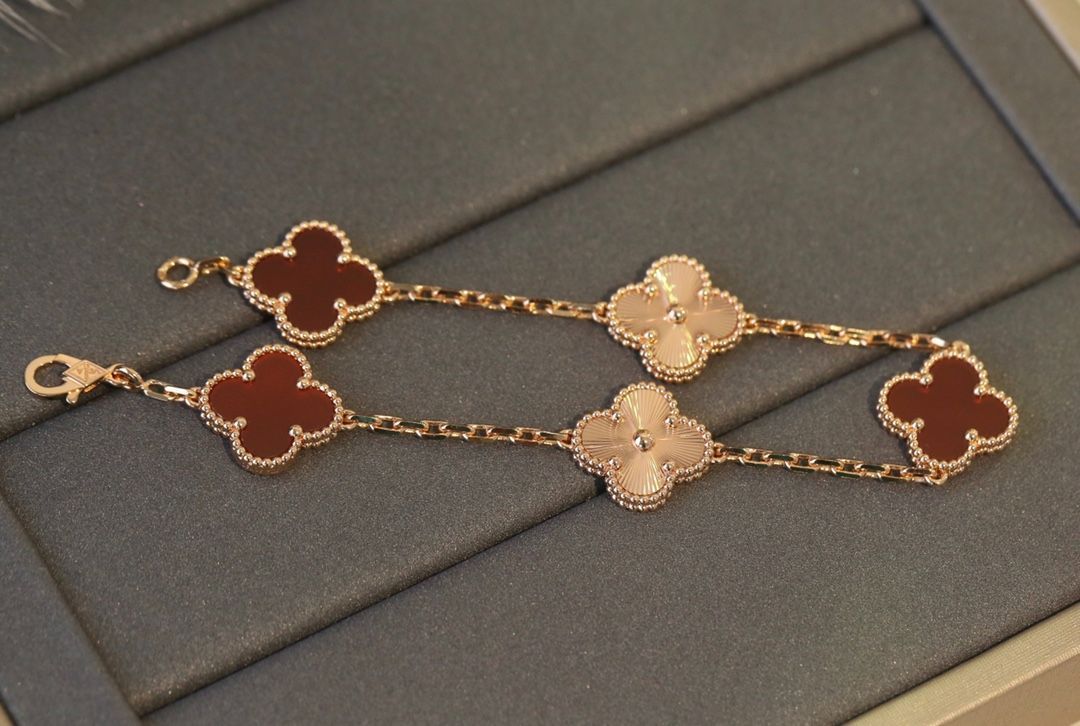 Van Cleef - Arpels 四つ葉の ブレスレット｜ ｜