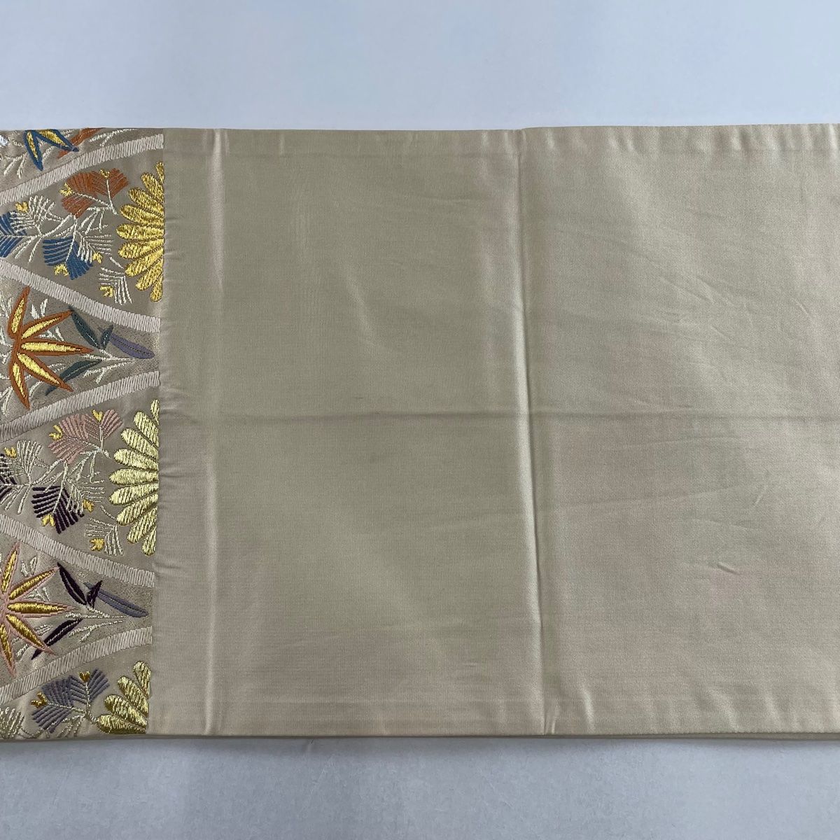 袋帯 秀品 立涌 菊 箔 金銀糸 ベージュ 六通 正絹 【中古