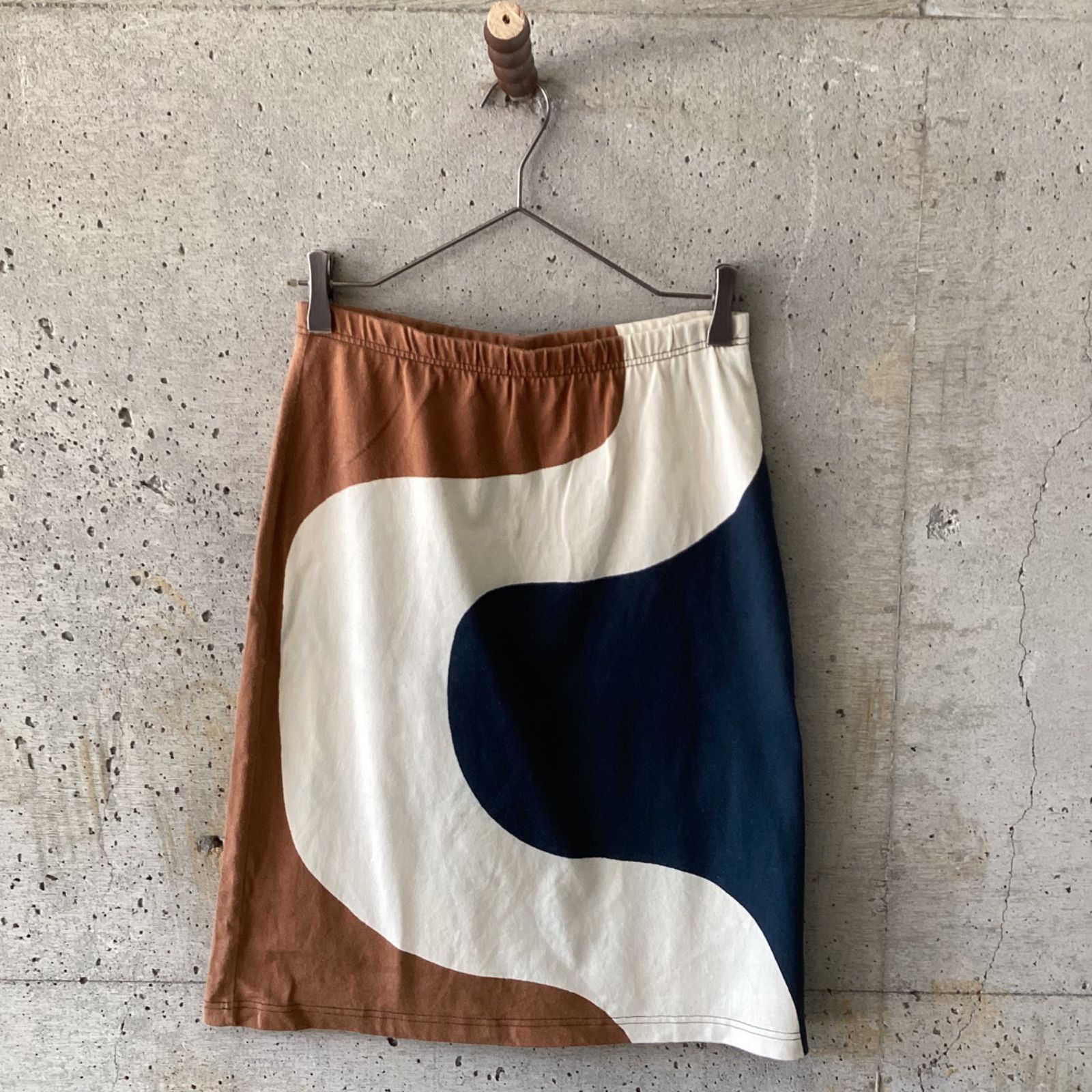 美品 マリメッコ 大きいサイズ 膝丈フレアスカート 36 marimekko marimekko マリメッコ スカート 36 - メルカリ