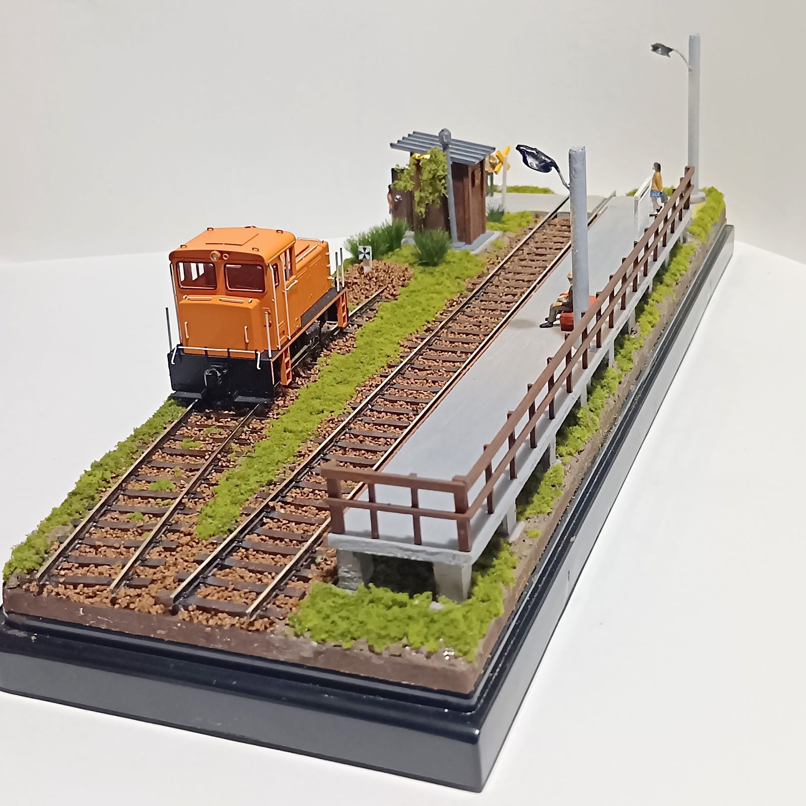 【鉄道模型】HOゲージ ジオラマ 鉄道模型 HOゲージ ジオラマ 車両展示台(無人駅) - メルカリ