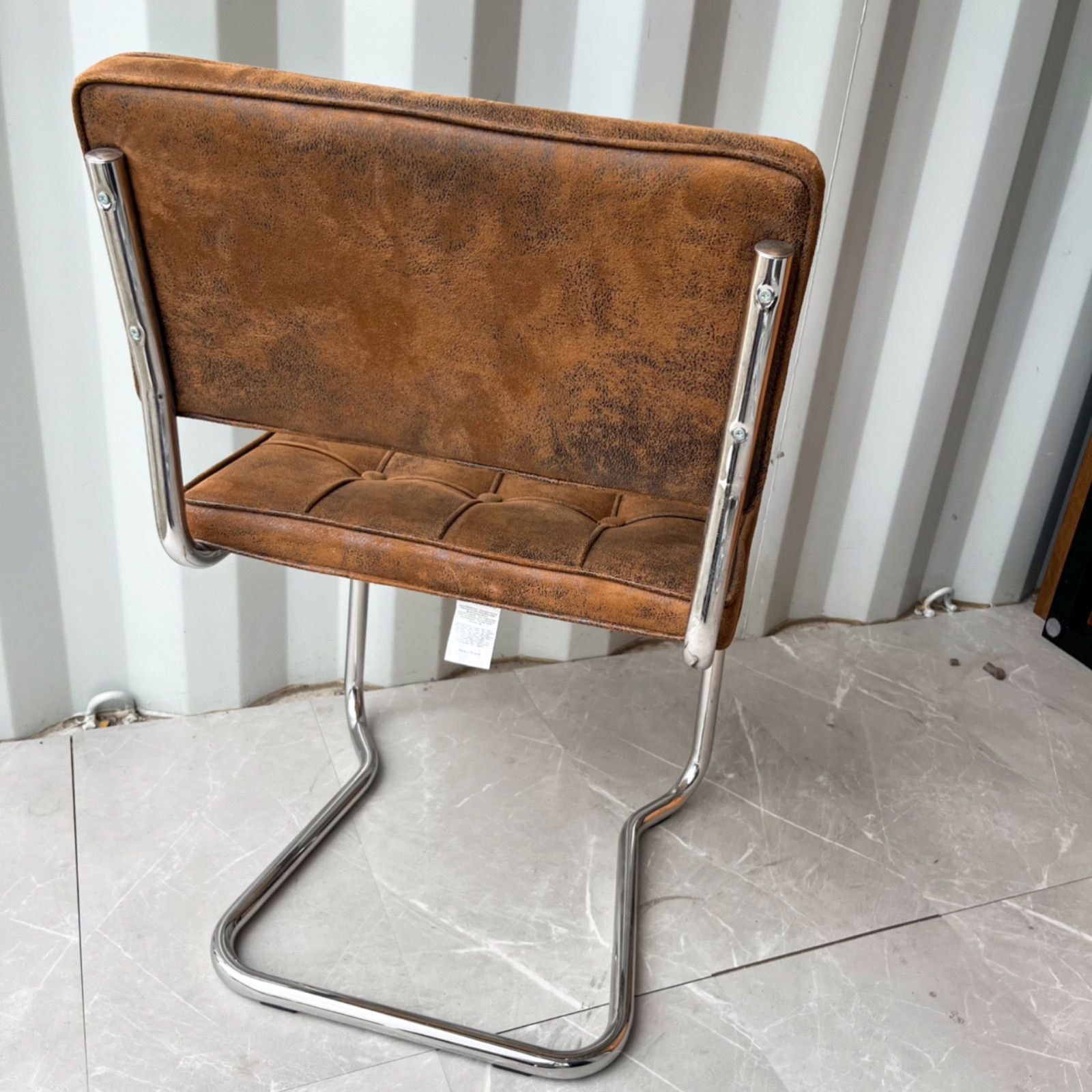 取付無料！KARE カンチレバーチェアエキスポヴィンテージエコ ダイニングチェア 取付無料！KARE カンチレバーチェアエキスポヴィンテージエコ