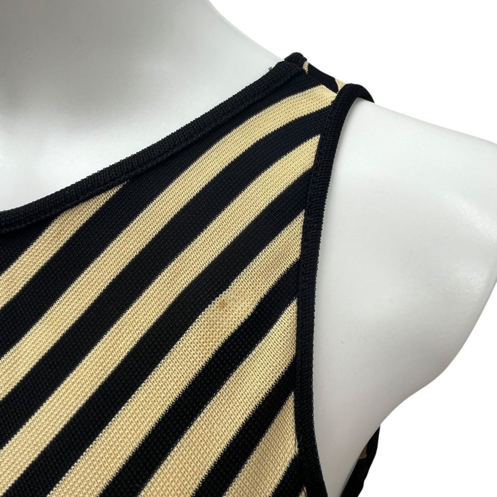 CELINE セリーヌ　ノースリーブ CELINE セリーヌ ノースリーブ ニット 2ADRT977V.38NO