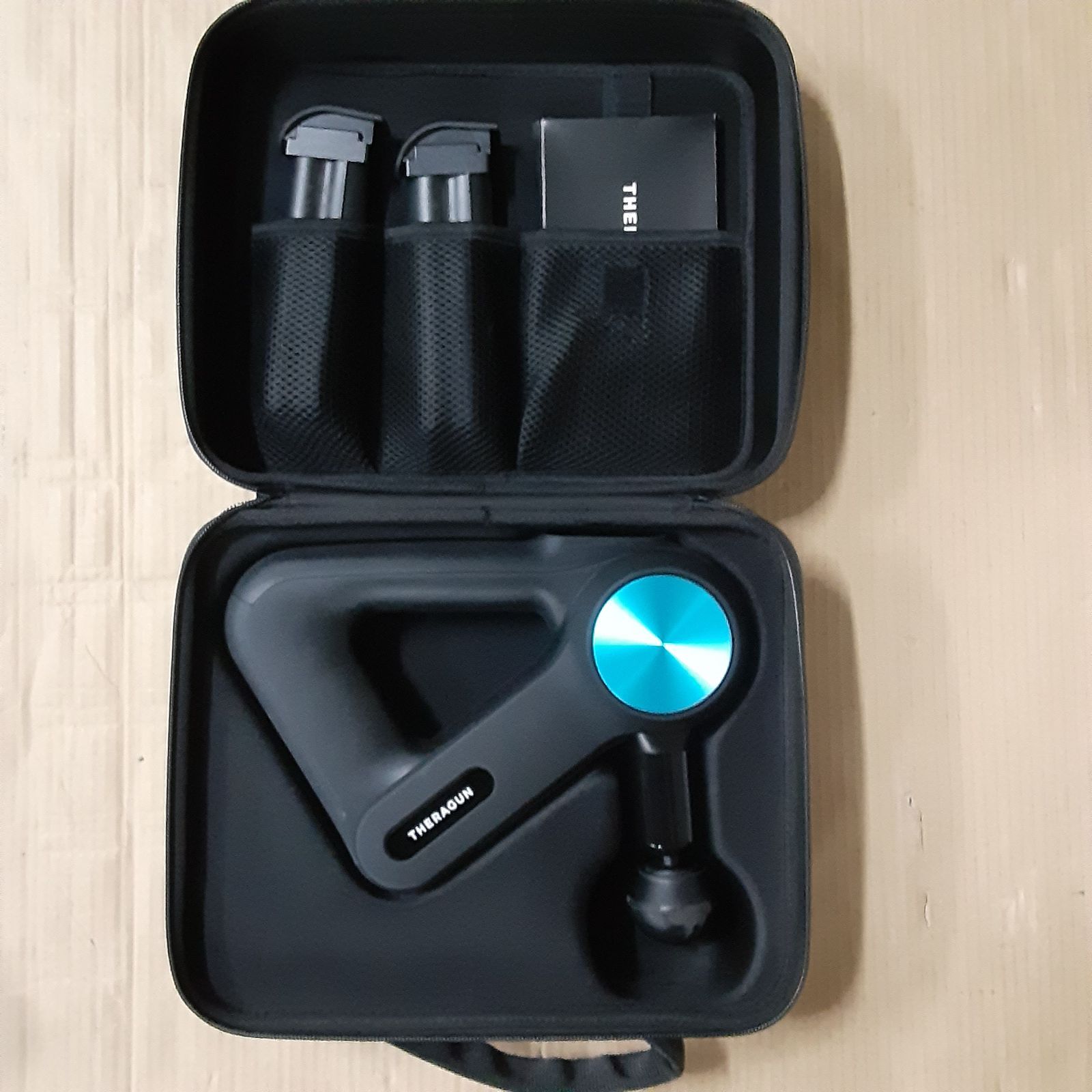 THERAGUN PRO セラガンプロ マッサージガン 美品 THERAGUN PRO plus セラガン プロ プラス G6新世代商品 メーカー