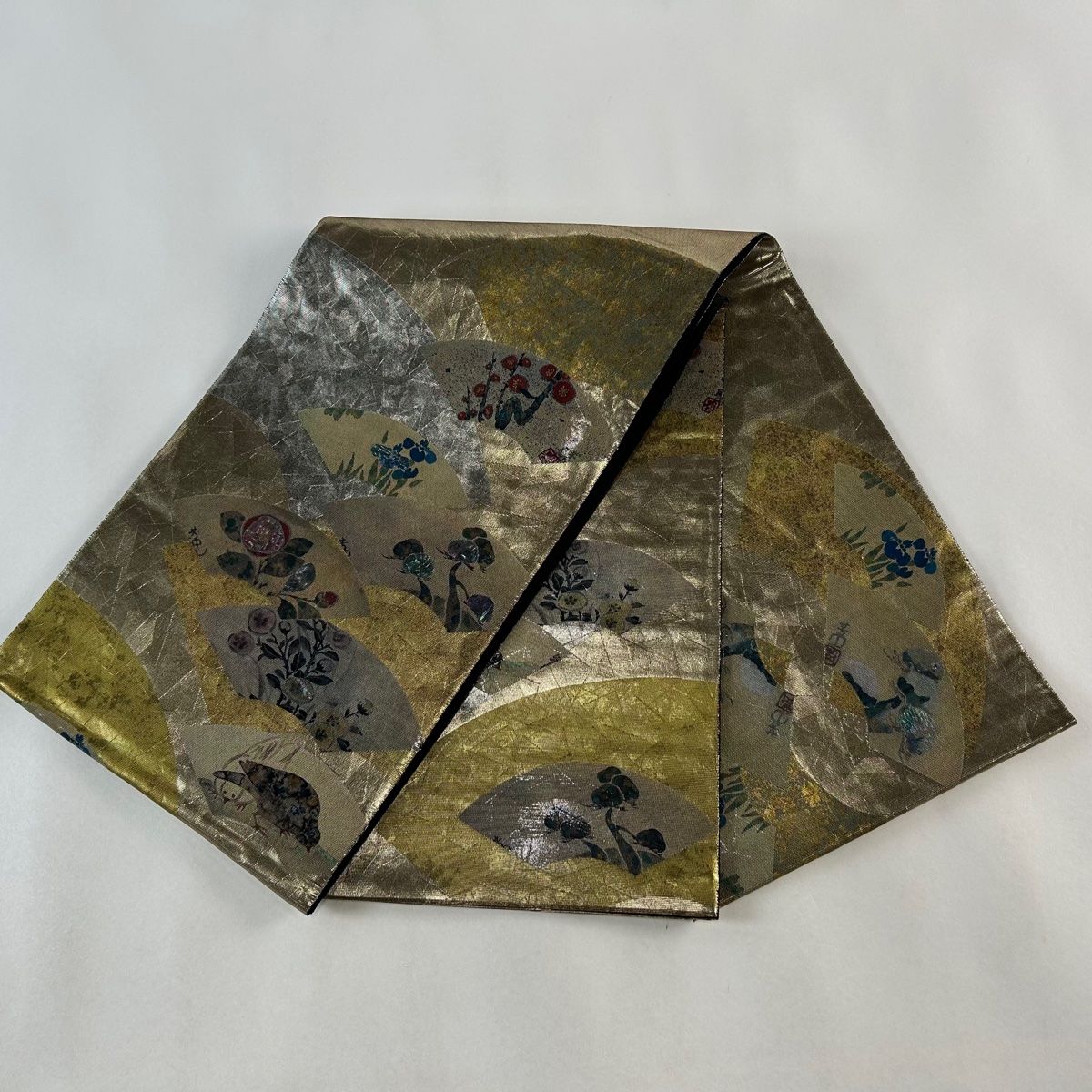 すずらん♦︎袋帯◆正絹◆古典柄♦︎金色♦︎金糸♦︎箔♦︎安土桃山時代の役者舞 袋帯 美品 秀品 華文 鳥 金糸 箔 金色 六通 正絹｜中古・古着