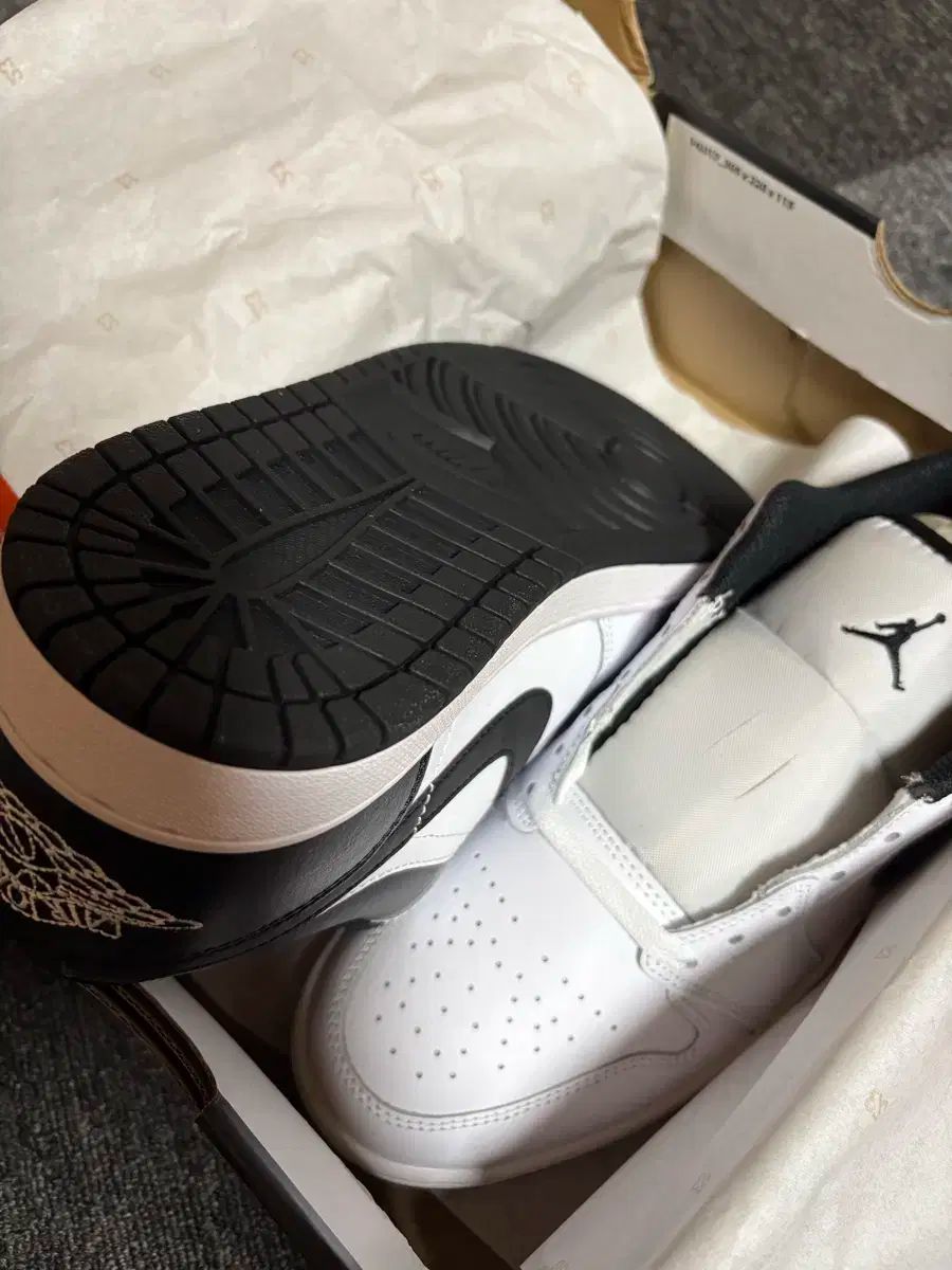 エアジョーダン 1 ロー 90 000円