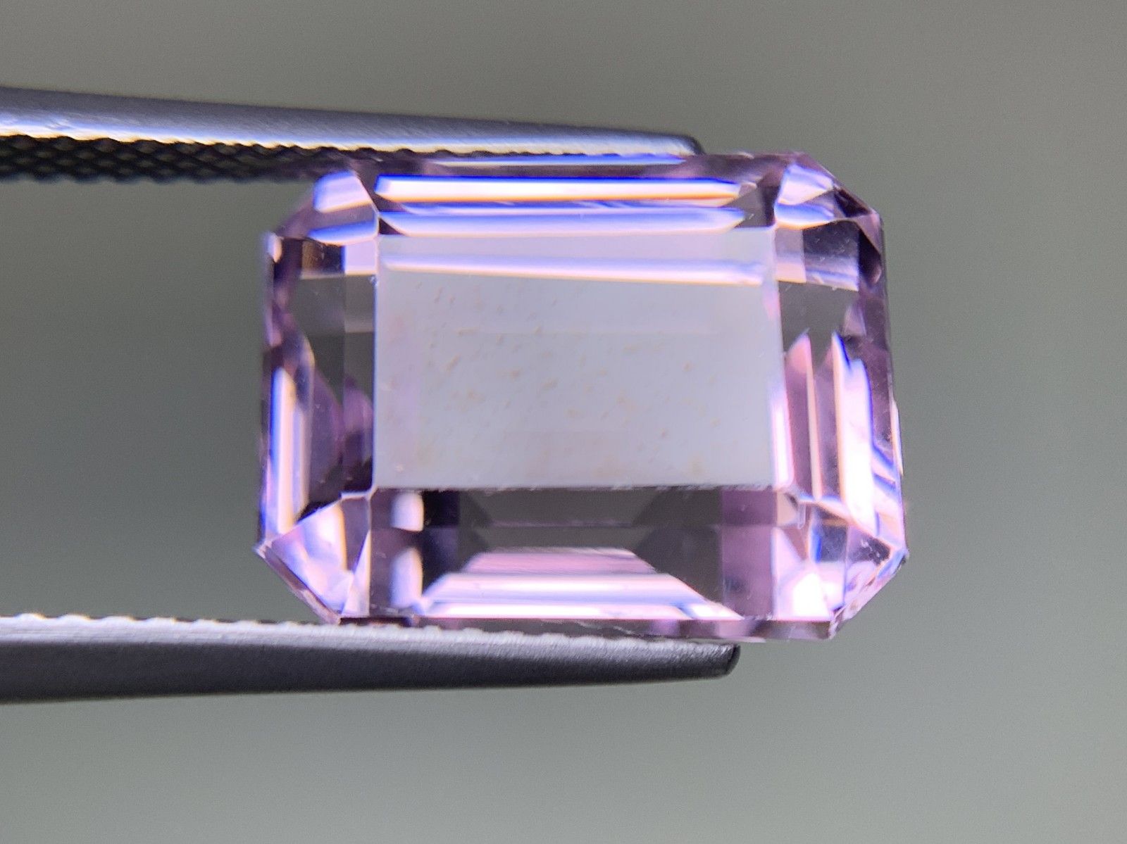 クンツァイト 53.533ct 宝石ソーティング付き 25.65mm×17.81mm×11.58mm ルース（ 裸石 ） 2615Y クンツァイト 53.533ct 宝石ソーティング付き 25.65mm×17.81mm×11.58mm